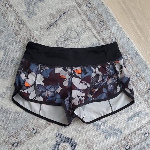 Lululemon Speed Shorts in 